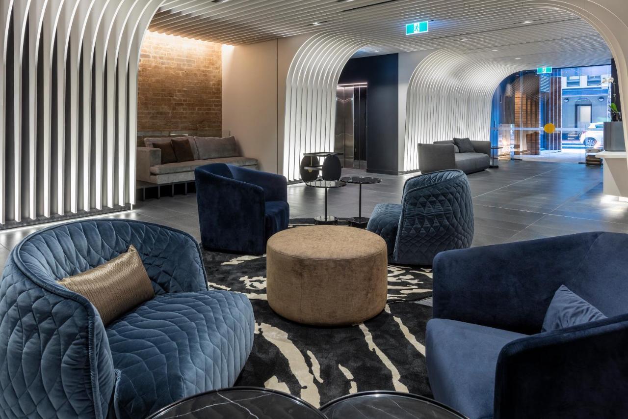 Skye Suites Sydney Luaran gambar The lounge at the airport
