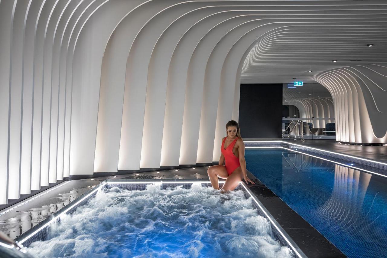 Skye Suites Sydney Luaran gambar The spa at The Dorchester